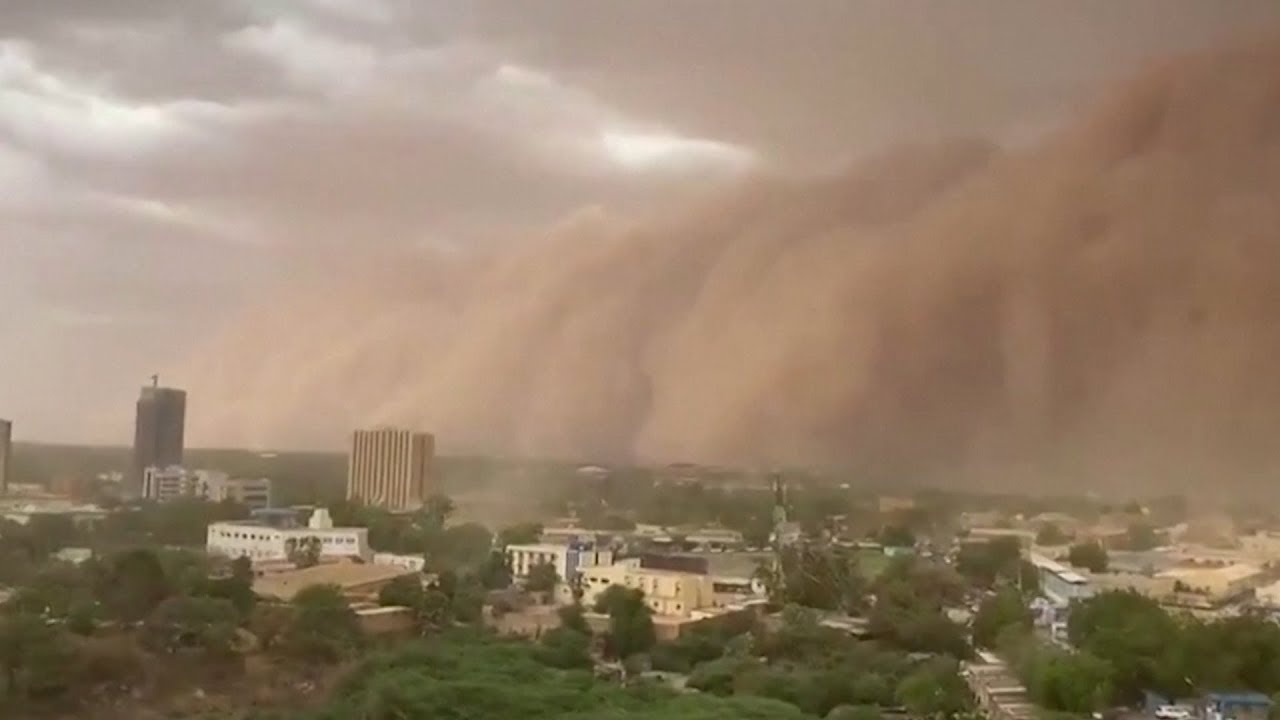 Huge ‘apocalyptic’ dust cloud sweeps over Niger capital Niamey