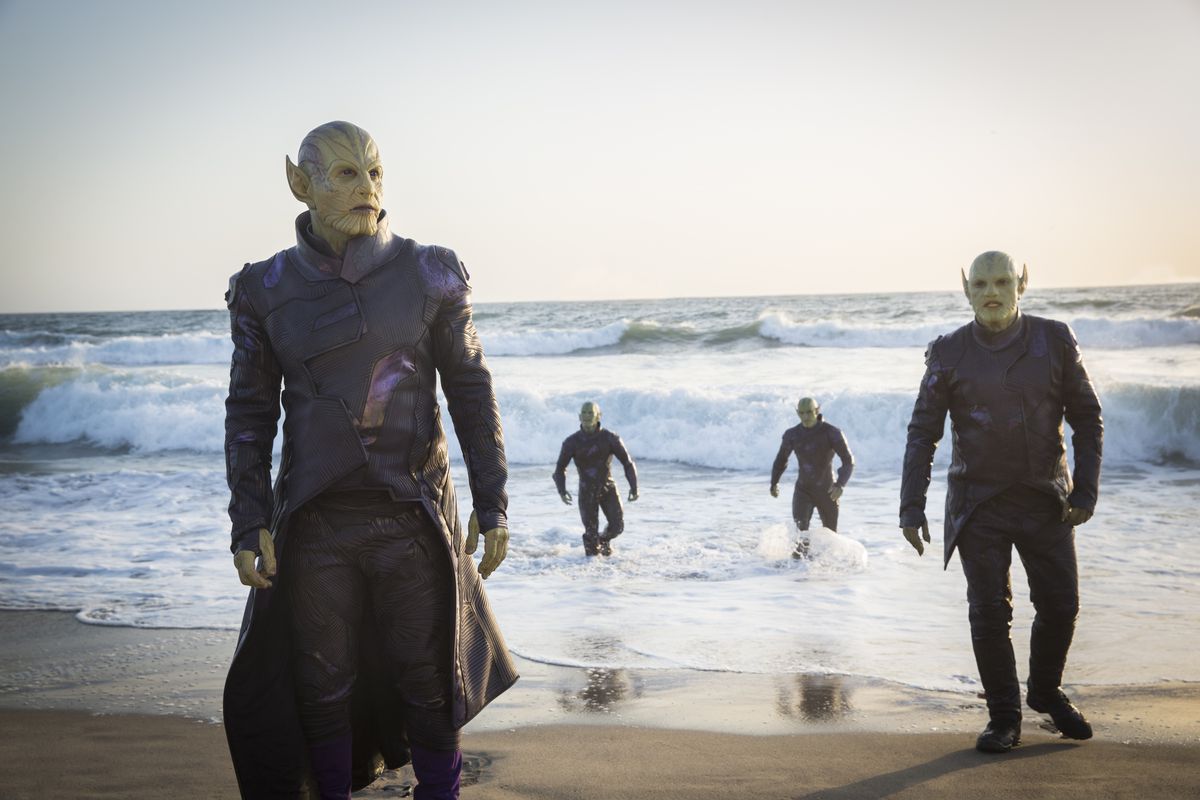 Ben Mendelsohn as the skrull leader Talos (left) and three other skrulls in Captain Marvel.