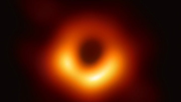 agujeronegro 730x411 The 5 most important scientific advances that opened the eyes of the world this decade