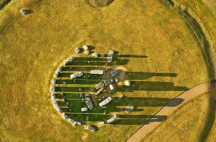 1580923551 Stonehenge the mystery of the stone circle