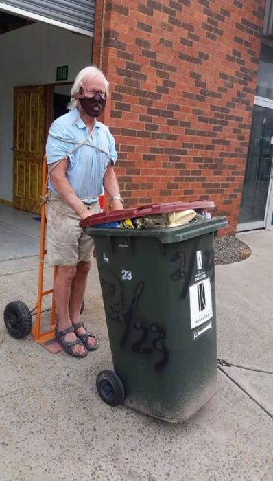 Australians dress up to take out trash People in Australia dress up to take out trash and quarantine fun