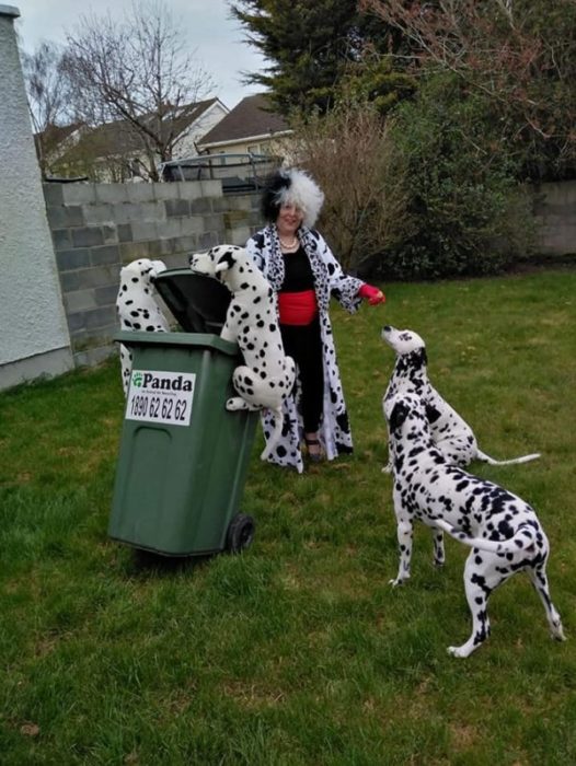 Australians dress up to take out trash People in Australia dress up to take out trash and quarantine fun