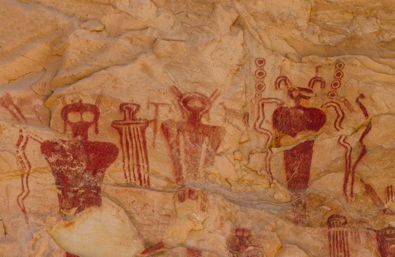 1601350460 43 Sego Canyon petroglyphs in Utah show Beings from Other Worlds