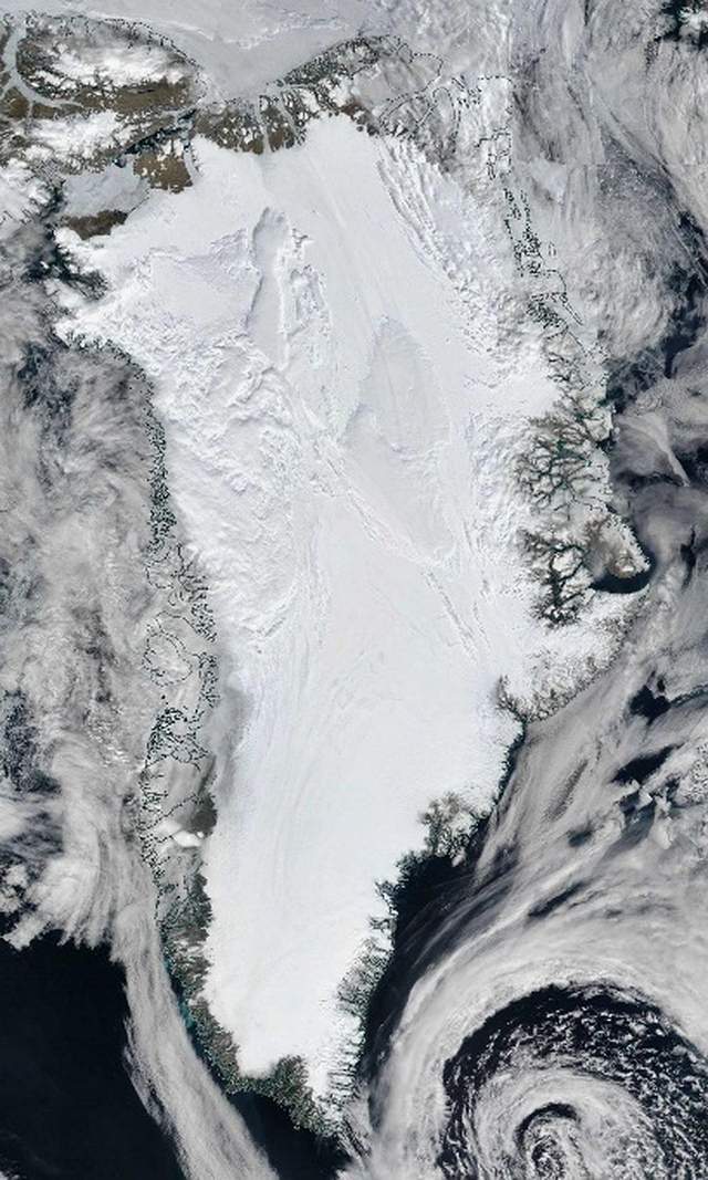 A mysterious "dark river" flows for 1,000 km under Greenland 46 A mysterious "dark river" flows for 1,000 km under Greenland 40