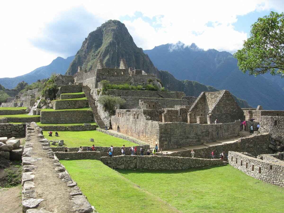 the Incas did not have a wheel, but they built their cities in the highlands.  photo from the web.