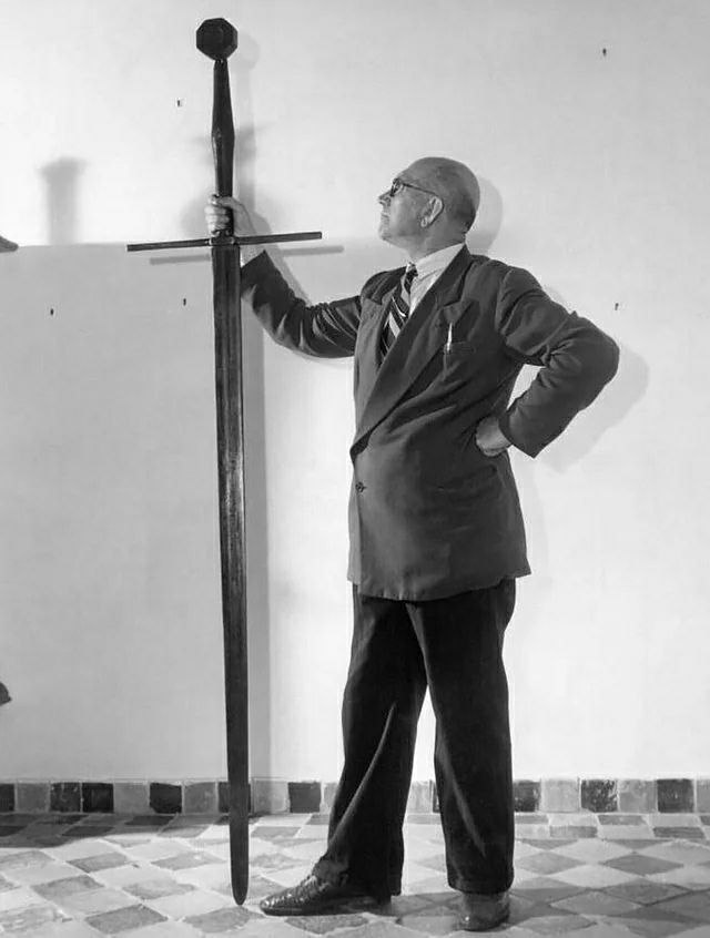 giant swords of the past 1