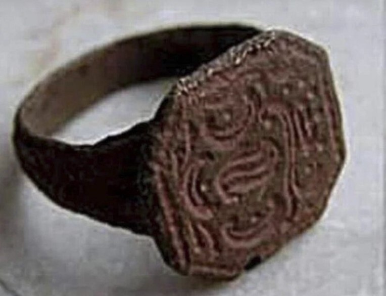 coal holds ring of eve ancient secret 2