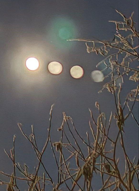 4 suns and several moons matrix glitch 3